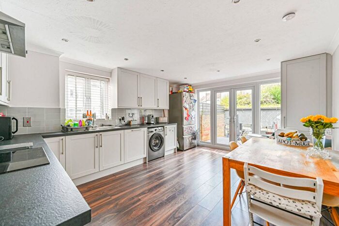 4 Bedroom Terraced House To Rent In Gleneagle Road, Streatham, London, SW16