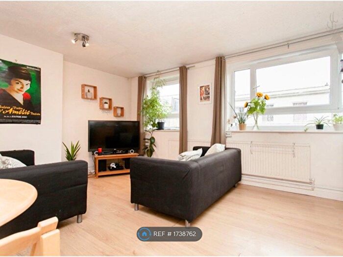 4 Bedroom Flat To Rent In Regan Way, London, N1