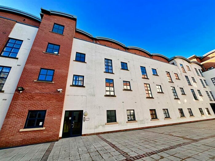 2 Bedroom Apartment For Sale In Curzon Place, Gateshead, NE8