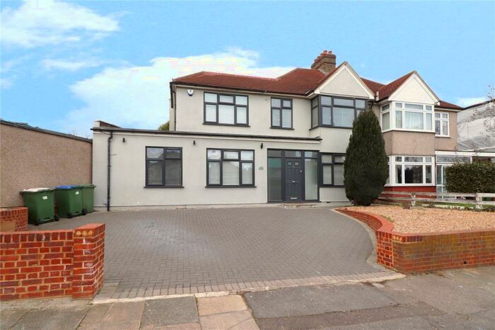 5 Bedroom Semi-Detached House To Rent In Brook Lane, Bexley, DA5