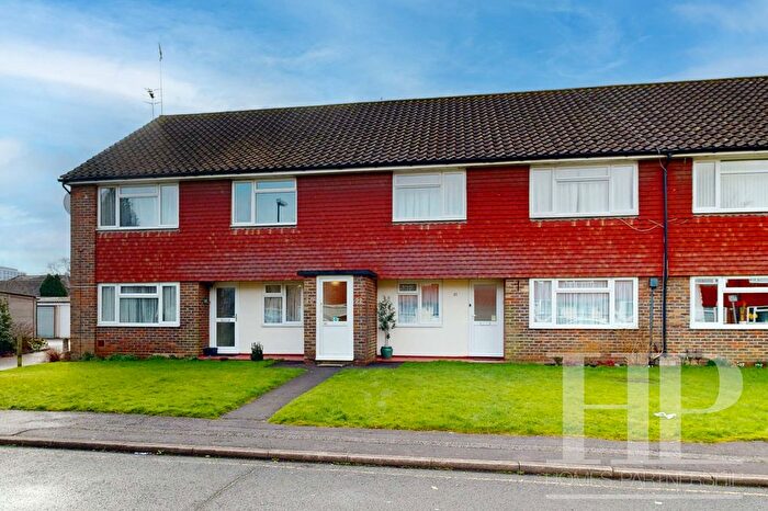 2 Bedroom Flat To Rent In Marlow Court, Crawley, RH10