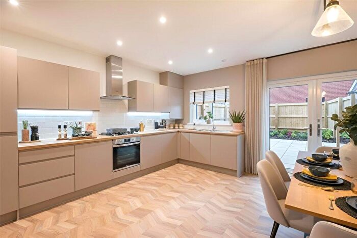 4 Bedroom Semi Detached House For Sale In Alphington, Exeter, Devon, EX2