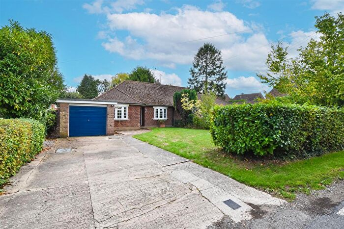 3 Bedroom Semi-Detached Bungalow For Sale In Hay Green Lane, Hook End, Brentwood, CM15