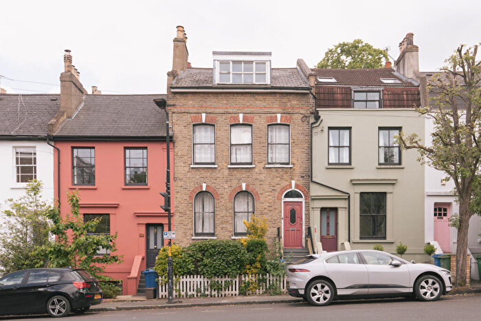 5 Bedroom Town House For Sale In Lyndhurst Grove, Peckham Rye, London, SE15