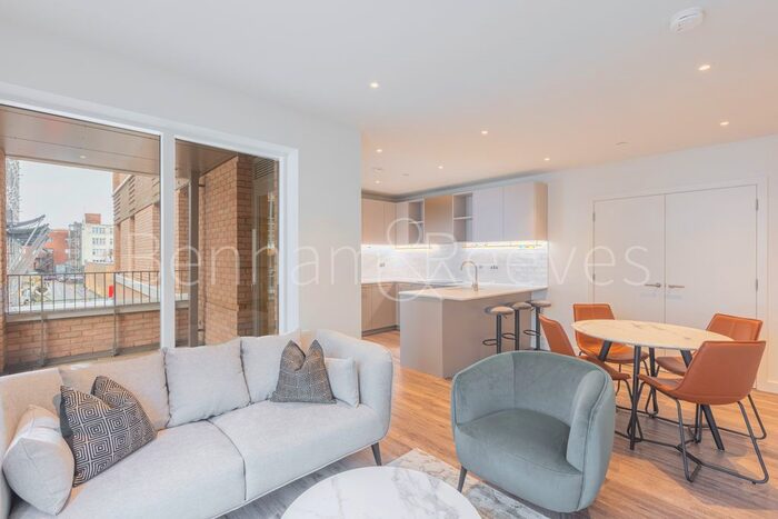 2 Bedroom Flat To Rent In Brook Road, Highgate, N8