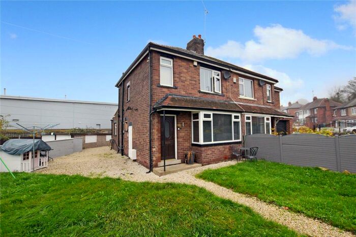 3 Bedroom Semi-Detached House To Rent In Whitehall Road, Leeds, West Yorkshire, LS12