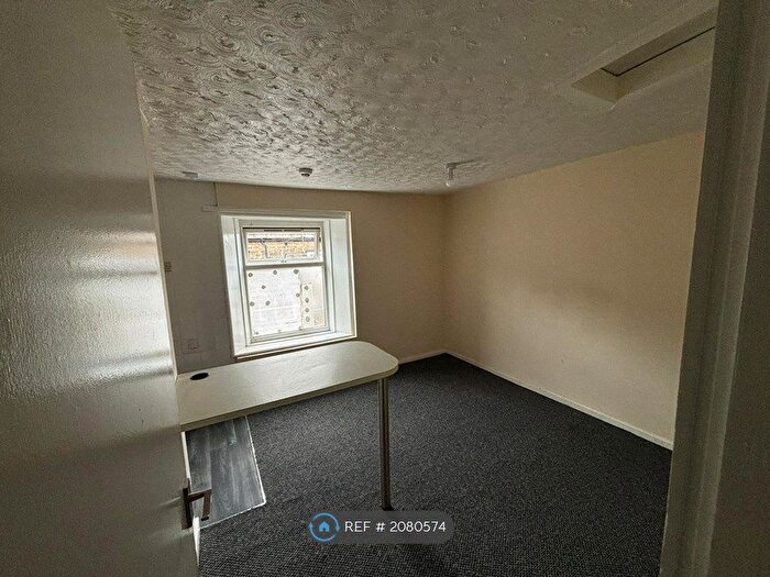 2 Bedroom Flat To Rent In Market Street, Hollingworth, Hyde, SK14