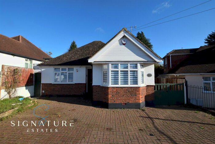 3 Bedroom Bungalow To Rent In Courtlands Drive, Watford, WD17