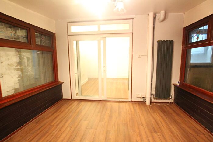 4 Bedroom Terraced House To Rent In Horns Road, Barkingside, Ig7