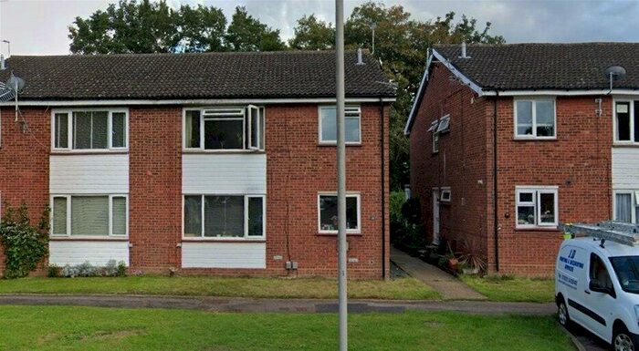 2 Bedroom Flat To Rent In Latchmore Close, Hitchin, Hitchin, SG4