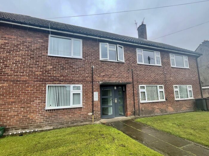 2 Bedroom Apartment To Rent In Lower Hey, Thornon, L23