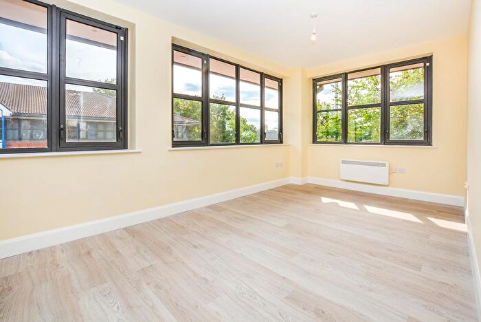 1 Bedroom Flat To Rent In Tolpits Lane, Watford, WD18