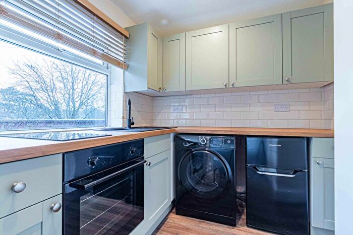 1 Bedroom Apartment To Rent In Chaulden, HP1