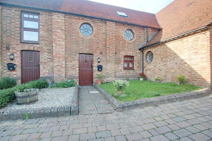 2 Bedroom Barn Conversion To Rent In The Maltings, Church Road, Slapton, LU7