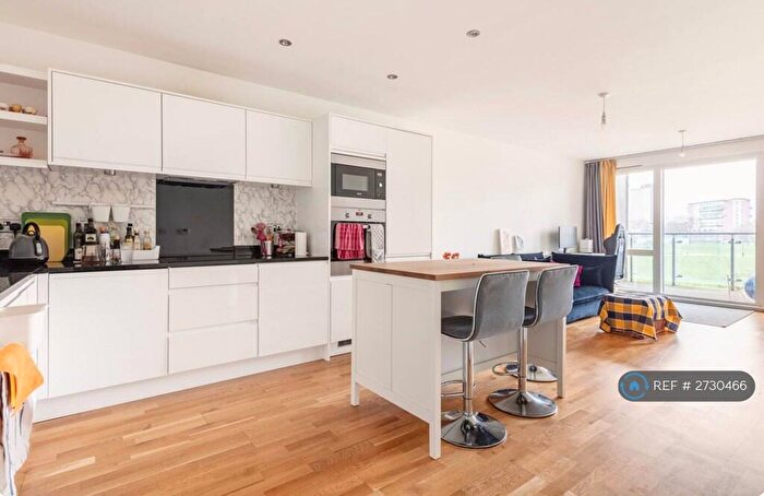 2 Bedroom Flat To Rent In Maher Court, London, E14