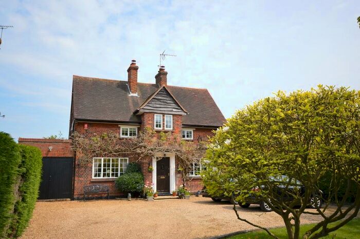 4 Bedroom Detached House To Rent In Stevenage Road, Knebworth, SG3