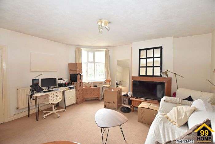 1 Bedroom Flat To Rent In Ascot Court, London, Greater, SW4