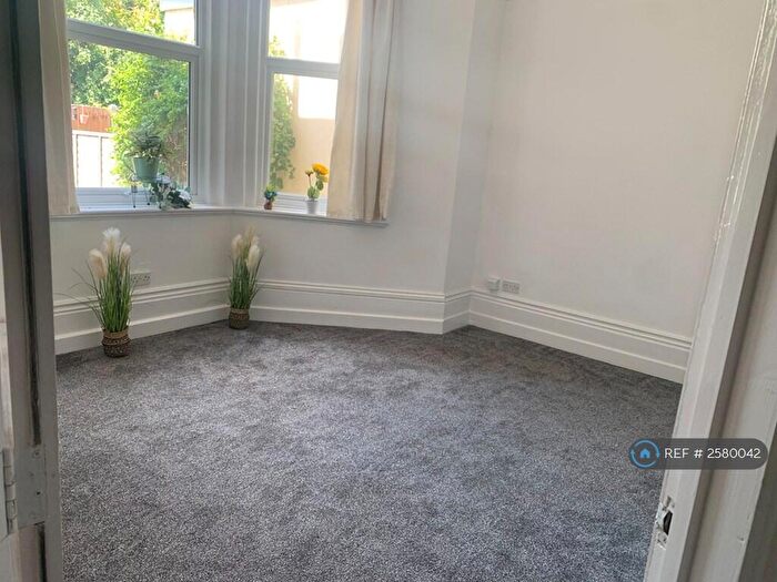2 Bedroom Flat To Rent In Arthurs Hill, Shanklin, PO37