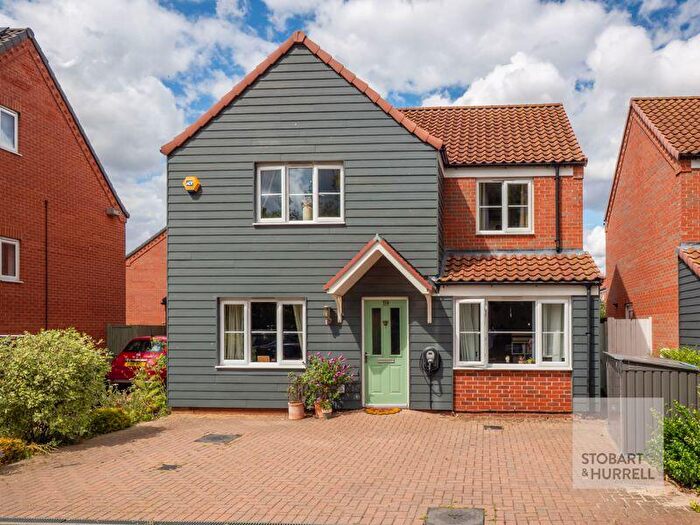 4 Bedroom Detached House For Sale In Bartram Close, Wymondham, Norfolk, NR18
