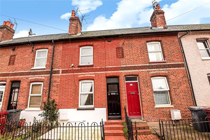 3 Bedroom Terraced House To Rent In Elgar Road, Reading, Berkshire, RG2