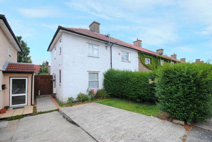 2 Bedroom Terraced House To Rent In Galahad Road, Bromley BR1