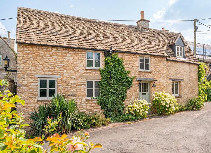 5 Bedroom Detached House For Sale In Grove Road, Sherston, SN16