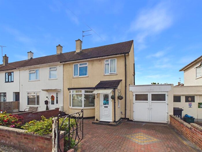 3 Bedroom Semi Detached House For Sale In Elmleaze, Longlevens, Gloucester, GL2