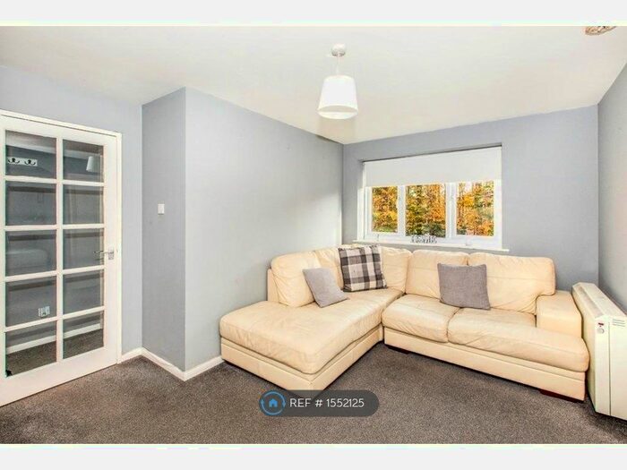 1 Bedroom Flat To Rent In Walpole Road, Slough, SL1