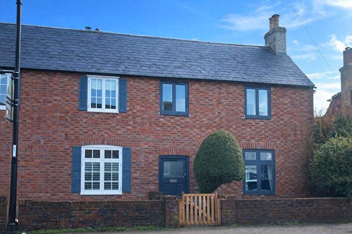 3 Bedroom Cottage To Rent In High Street, Henfield, BN5