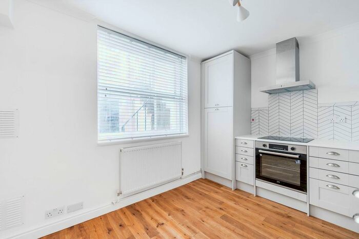 1 Bedroom Flat For Sale In Porchester Square, Bayswater, London, W2