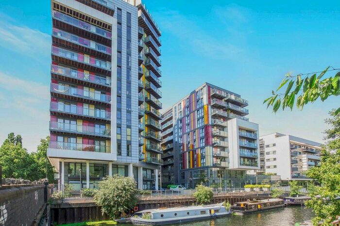 3 Bedroom Flat To Rent In Homerton Road, Hackney, E9