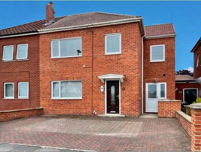 4 Bedroom Semi-Detached House To Rent In Chollerford Avenue, North Shields, NE29