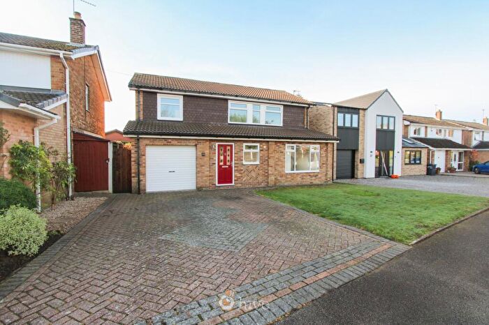 4 Bedroom Detached House For Sale In Checkstone Avenue, Bessacarr, Doncaster, DN4