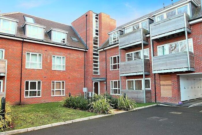2 Bedroom Flat To Rent In Ashford, Ashford, Middlesex, TW15