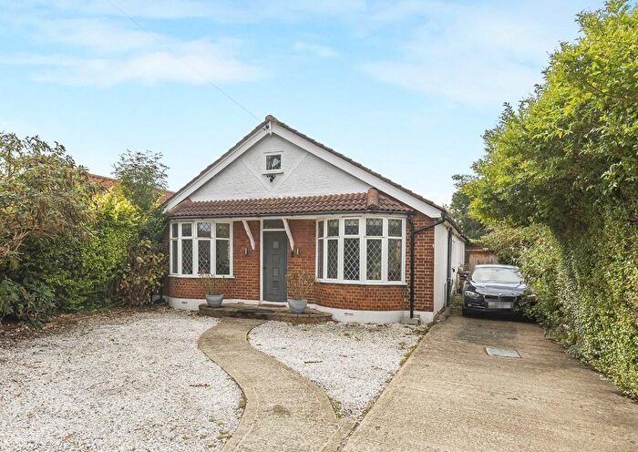 4 Bedroom Bungalow For Sale In Cadbury Road, Sunbury-On-Thames, TW16