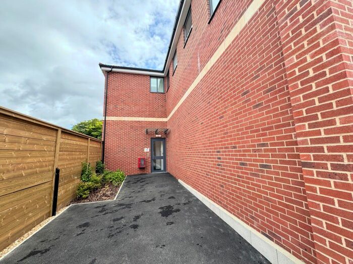 1 Bedroom Flat To Rent In New Road, Tadley, RG26