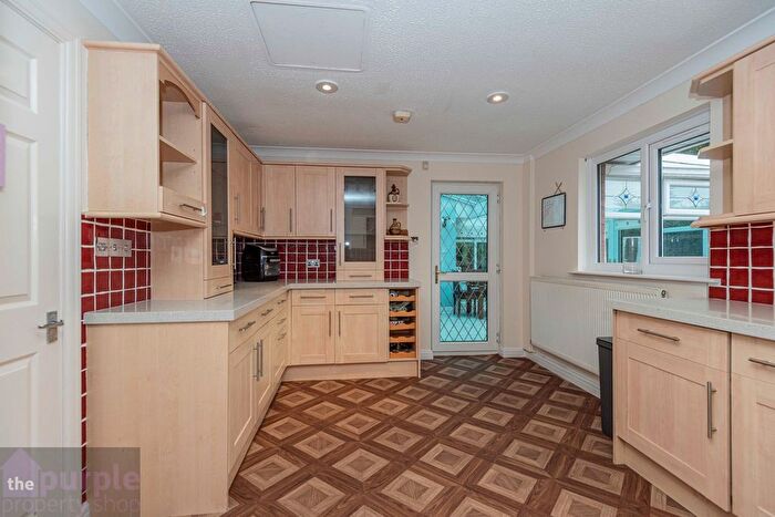 3 Bedroom Detached Bungalow For Sale In Grizedale Close, Bolton, BL1