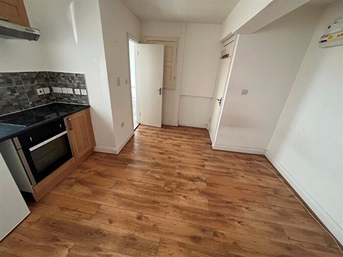 Studio To Rent In Clockhouse Lane, Romford, London, RM5