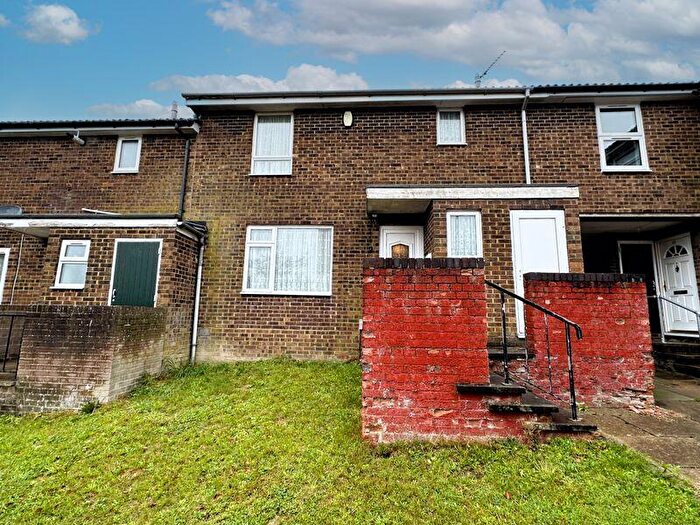 3 Bedroom Terraced House For Sale In Wexham Close, Luton, LU3