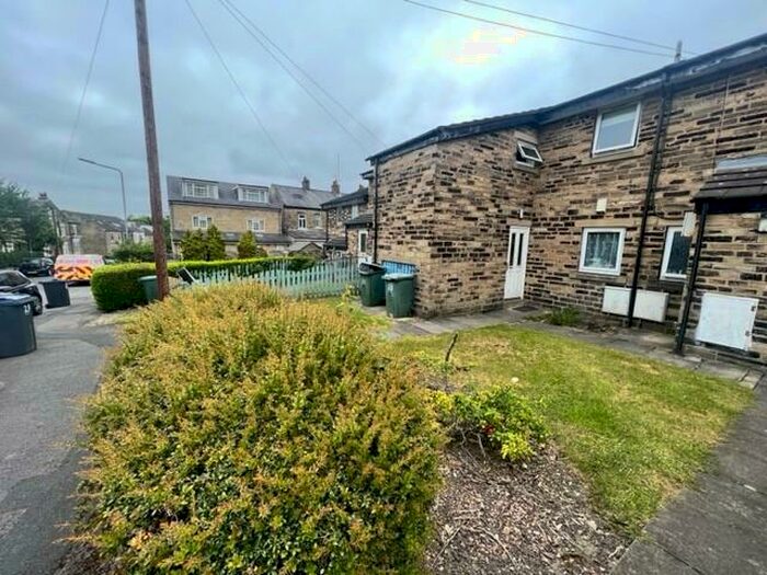 1 Bedroom Flat To Rent In Sydenham Place, Bradford, BD3
