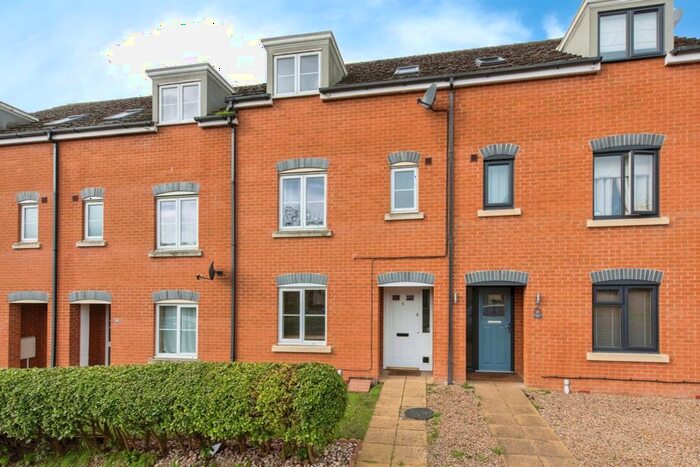 5 Bedroom Town House For Sale In Kingfisher Way, Mildenhall, Bury St. Edmunds, IP28