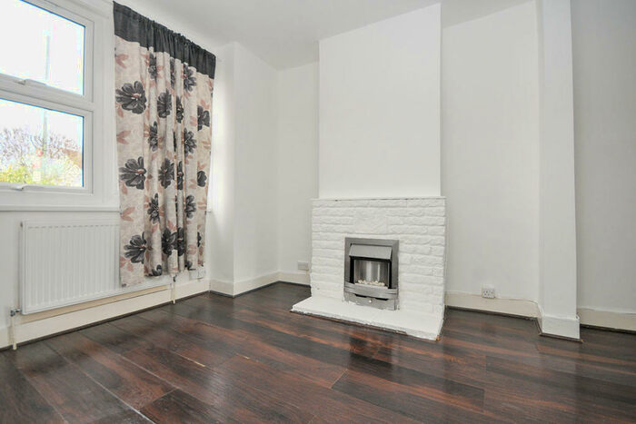 2 Bedroom End Of Terrace House To Rent In Burnt Ash Lane, Bromley, BR1