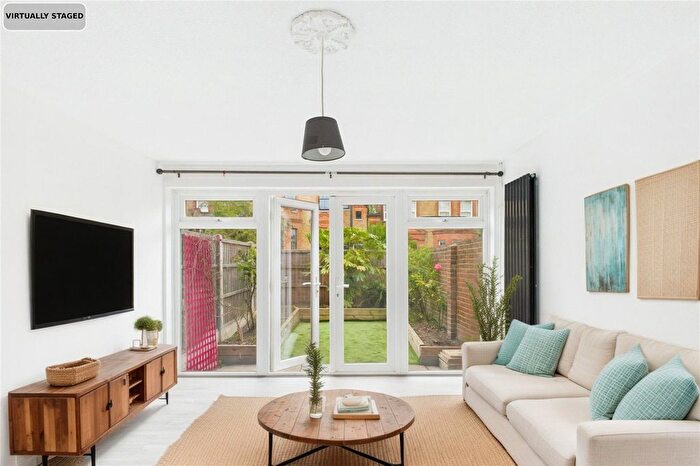 3 Bedroom Detached House For Sale In Goodman Crescent, London, SW2