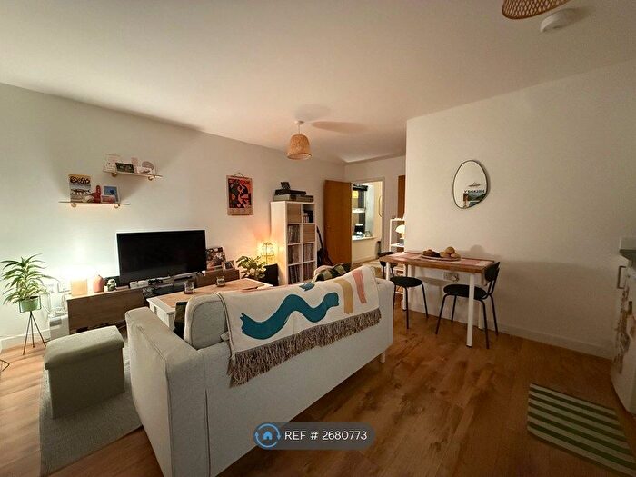 1 Bedroom Flat To Rent In St. Andrews Road, Southsea, PO5