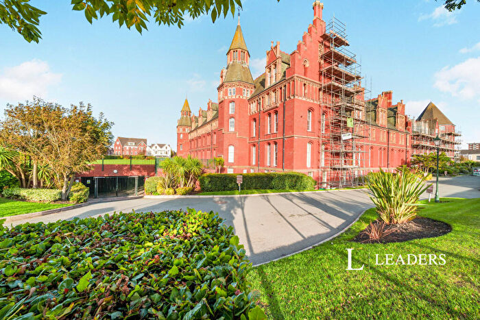 3 Bedroom Flat To Rent In Marine Gate Mansions, Promenade, PR9