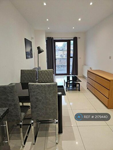 2 Bedroom Flat To Rent In Old Street, London, EC1V