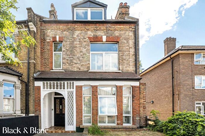 3 Bedroom Apartment For Sale In Beckenham Road, Beckenahm, BR3