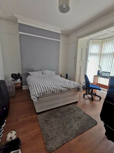 5 Bedroom House To Rent In King Edwards Road, Brynmill, Swansea, SA1