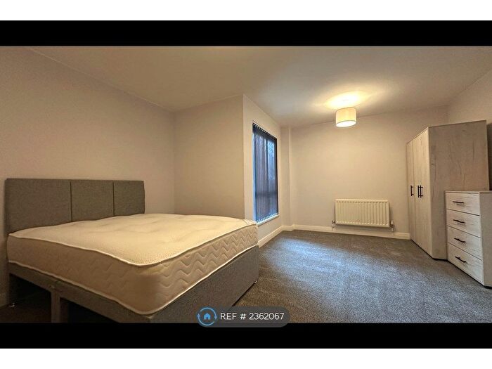 2 Bedroom Flat To Rent In Brook House, Manchester, M15
