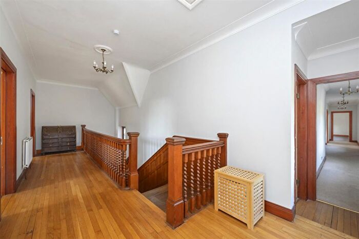 6 Bedroom Property To Rent In Links Road, Findon Valley, Worthing, BN14